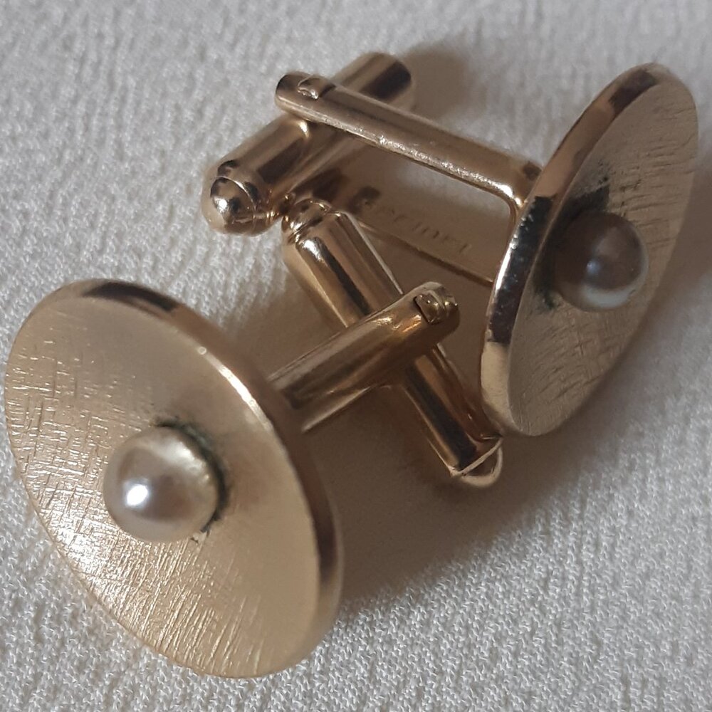 Vintage Speidel Cuff Links Gold Tone Pearl Center 3/4" ⚡️BUY 3 for $55⚡️
